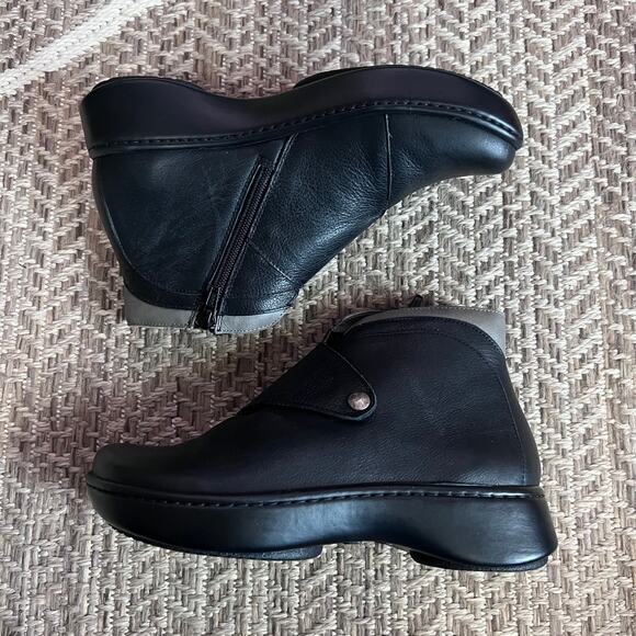 NAOT Pacific Boot EU 37/ US 6-6.5 - Picture 1 of 6